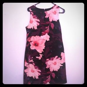 Size 8 Vince Camuto Floral Dress